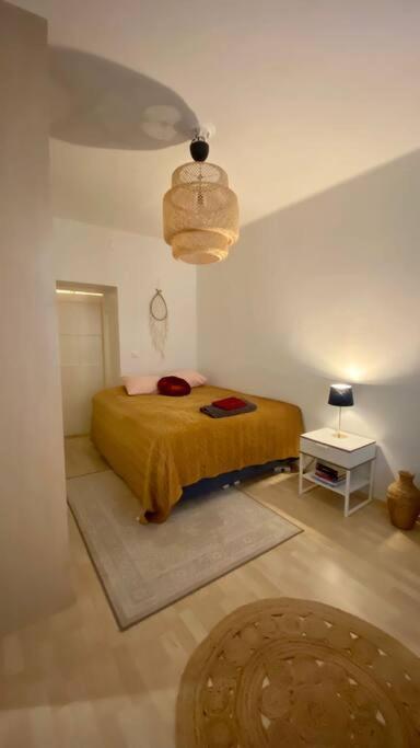 Lovely Apartment In The Centre, Street Level And Inner Yard Helsínquia Exterior foto