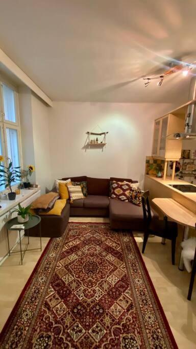 Lovely Apartment In The Centre, Street Level And Inner Yard Helsínquia Exterior foto
